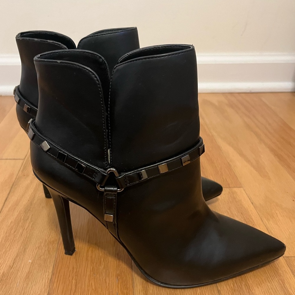 Very elegant and chic black Valentino style boots